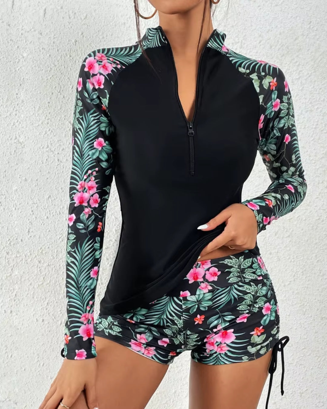 Conjunto Praia Shortinho Manga Longa Com Zíper Floral
